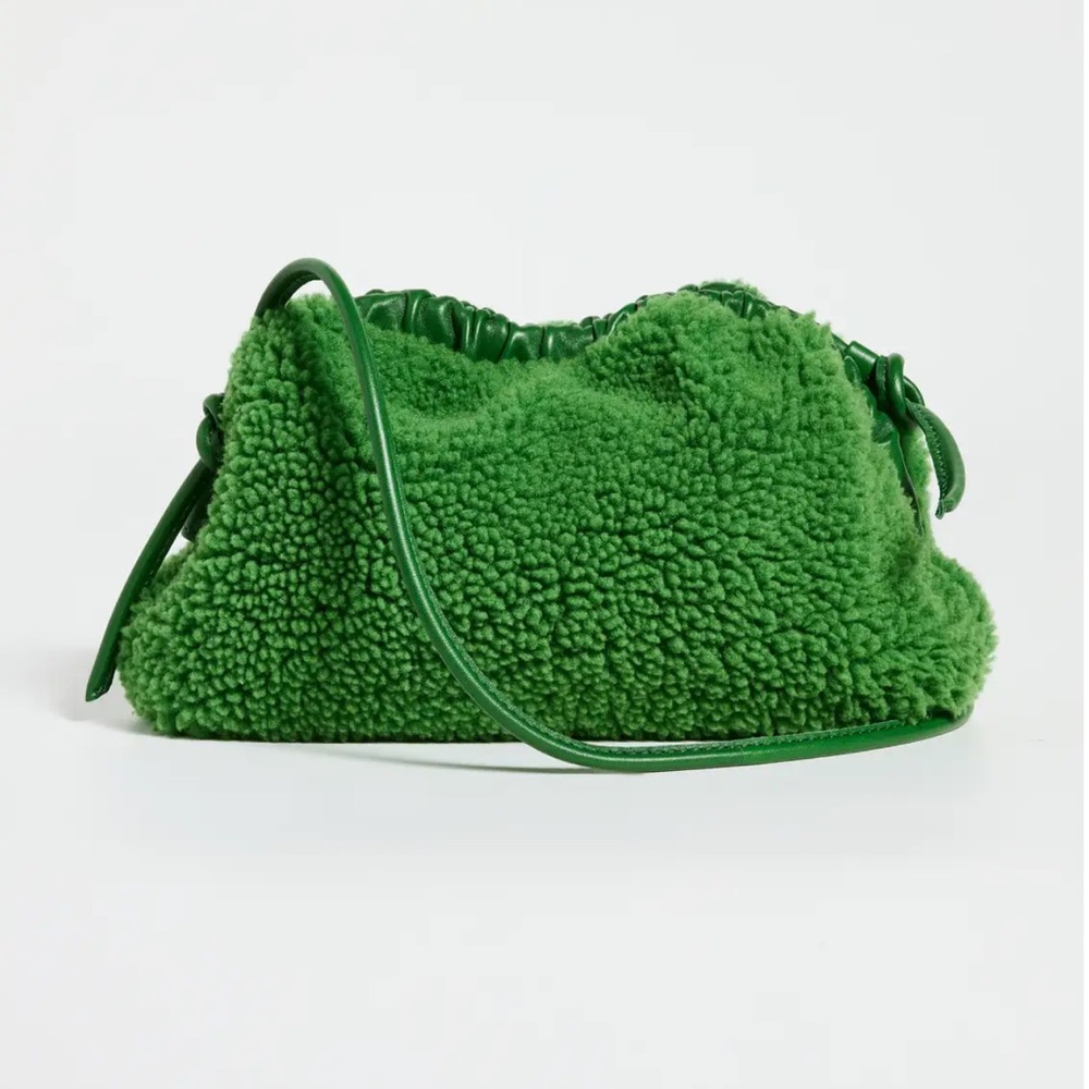 Mansur Gavriel
Mini Cloud Clutch
